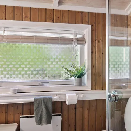 Amazing In With Kitchen Holiday home